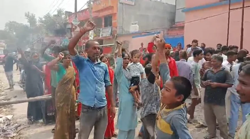 करंट से झुलसी छात्रा का हाथ काटने की आशंका, कार्रवाई की मांग पर स्कूल के बाहर 3 घंटे प्रदर्शन