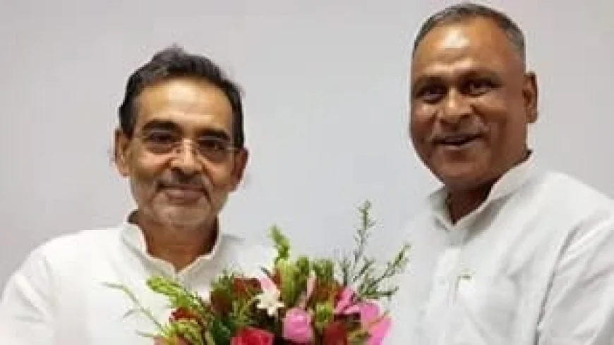 सारण शिक्षक MLC चुनाव में रामपुकार सिन्हा का यू-टर्न, NDA प्रत्याशी आनंद पुष्कर को समर्थन देने का ऐलान