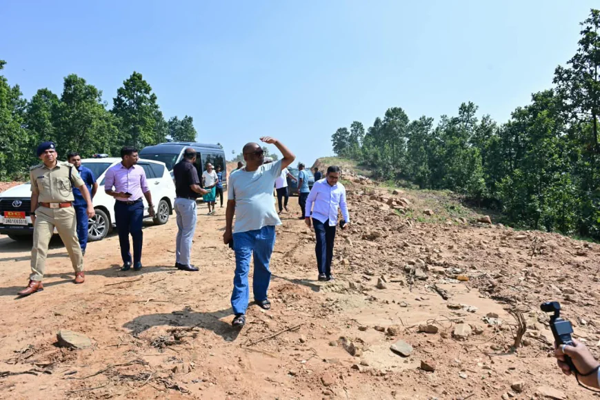 मुख्यमंत्री हेमन्त सोरेन ने कसमार-बरलंगा निर्माणाधीन मुख्य सड़क का किया निरीक्षण, निर्माण कार्य की प्रगति एवं गुणवत्ता का लिया जायजा