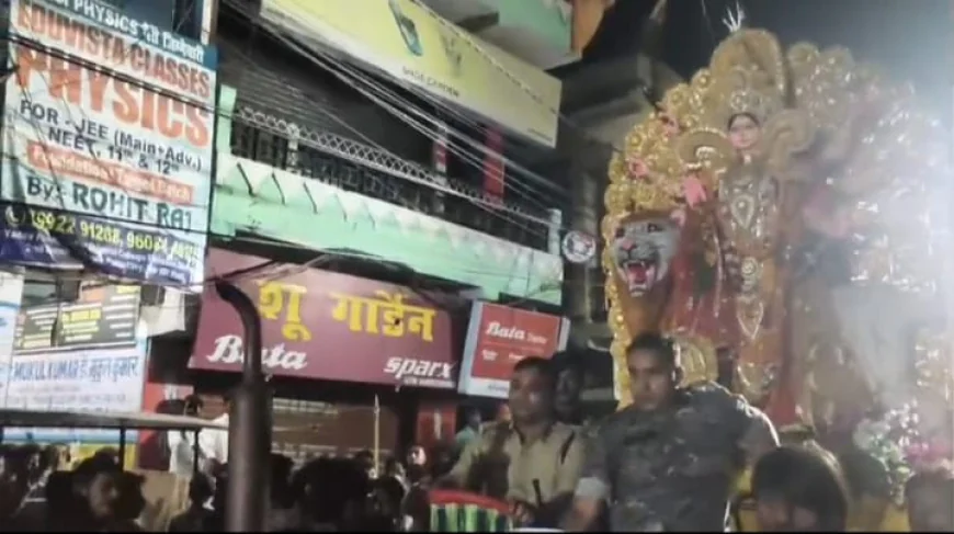 पटना सिटी में विजयदशमी पर खूनी झड़प, 16 वर्षीय कुंदन की मौत; प्रतिमा और डीजे ट्रॉली छोड़ भागे लोग