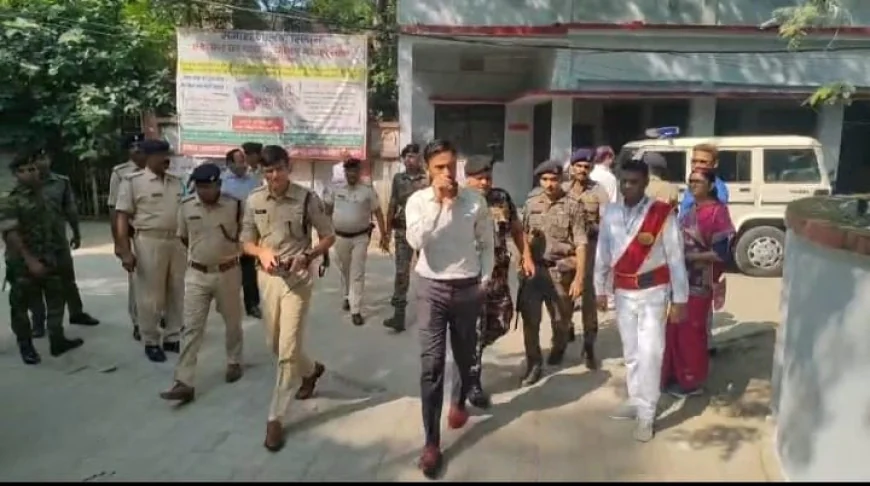 सीवान में शांतिपूर्ण तरीके से जारी है MLC चुनाव का मतदान, DM और SP ने बूथों का किया निरीक्षण