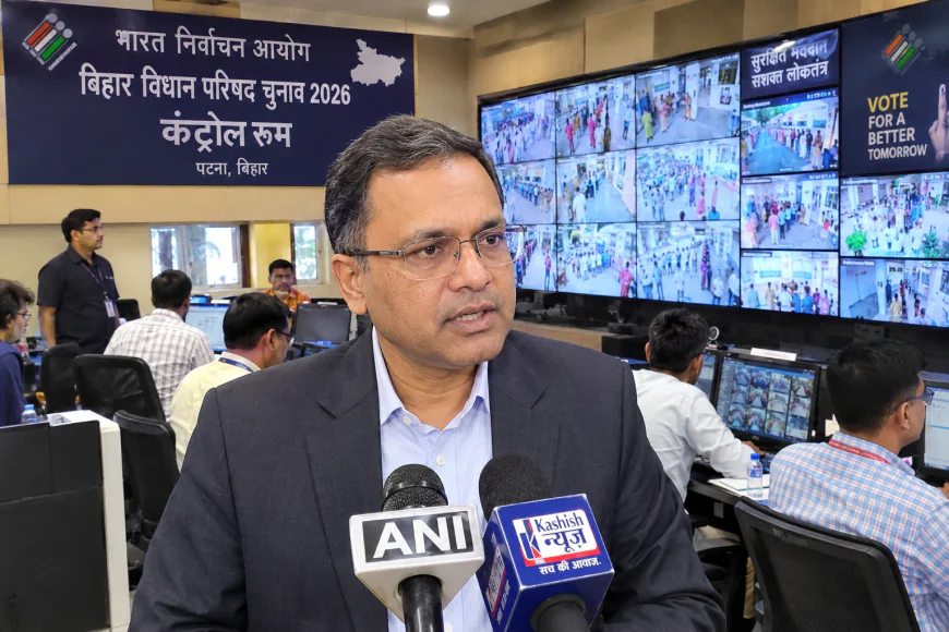 बिहार विधान परिषद की 8 सीटों पर मतदान जारी, कंट्रोल रूम से चुनाव आयोग की पैनी नजर