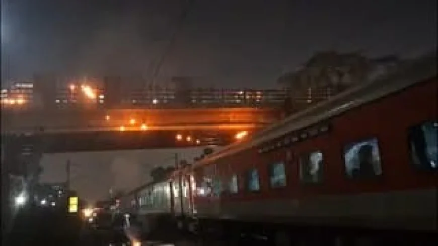 पटना में रेलवे ट्रैक के ऊपर केबल में लगी आग, संपूर्ण क्रांति और राजधानी एक्सप्रेस समेत कई ट्रेनें लेट