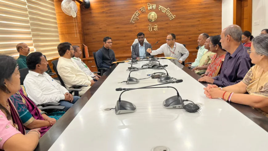 रांची में 16 सेवानिवृत्त शिक्षक-कर्मचारियों को मिला सम्मान, DC मंजूनाथ भजंत्री ने कहा- सेवानिवृत्ति नहीं, जीवन का नया अध्याय शुरू हुआ