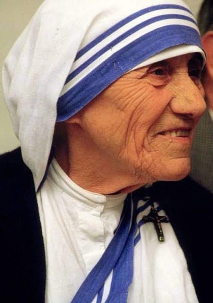 Man should hate sin, not sinner - Mother Teresa